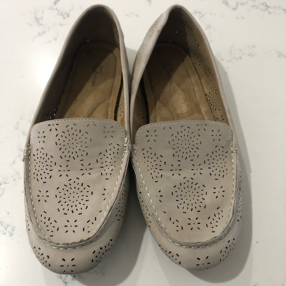 I❤️COMFORT flats color: Cream Size:9 comfortable